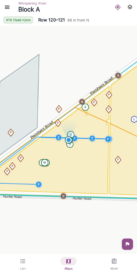 Maps tab with the map, current position, and the flag button bottom-right.