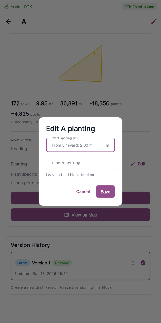 Mobile planting settings dialog with Plant spacing (m) and Plants per bay fields and inherited-value hints.